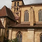 Апартаменты Le Grenier Du Chapitre Son Loft Avec Les Poutres Et Sans Les Poutres