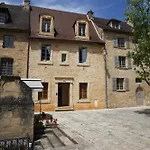 Апартаменты Le Grenier Du Chapitre Son Loft Avec Les Poutres Et Sans Les Poutres