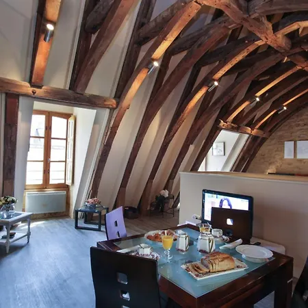 Apartment Le Grenier Du Chapitre Son Loft Avec Les Poutres Et Sans Les Poutres Sarlat