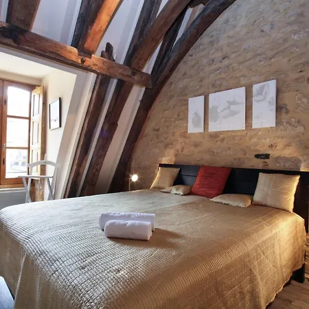 Appartamento Le Grenier Du Chapitre Son Loft Avec Les Poutres Et Sans Les Poutres *