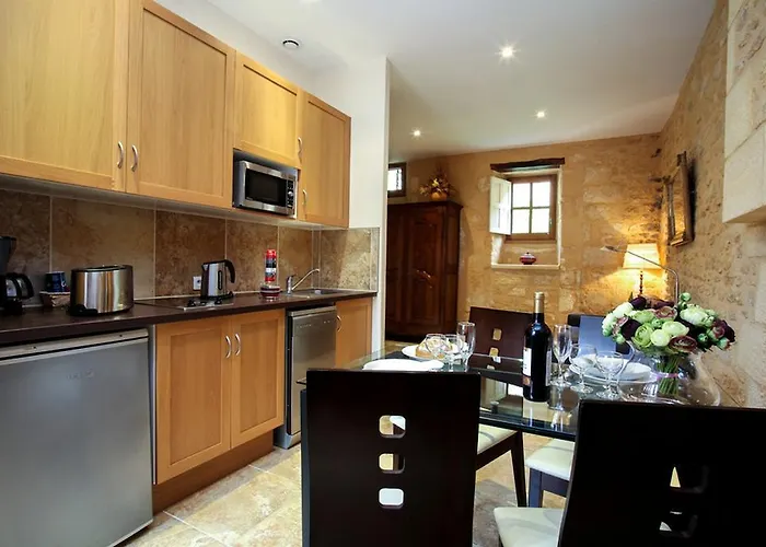 Le Grenier Du Chapitre Son Loft Avec Les Poutres Et Sans Les Poutres Lejlighed *