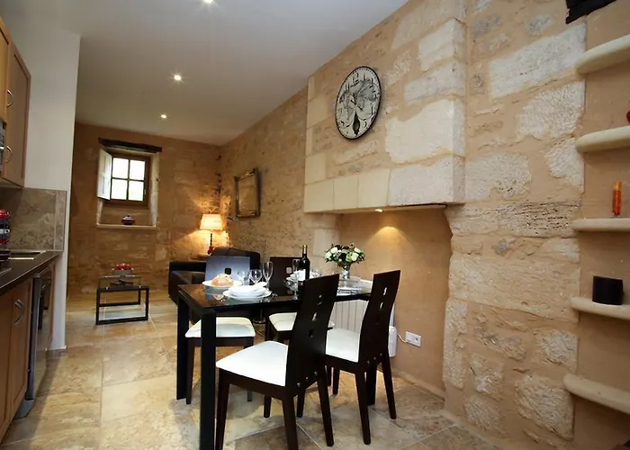 Le Grenier Du Chapitre Son Loft Avec Les Poutres Et Sans Les Poutres * Sarlat-la-Canéda