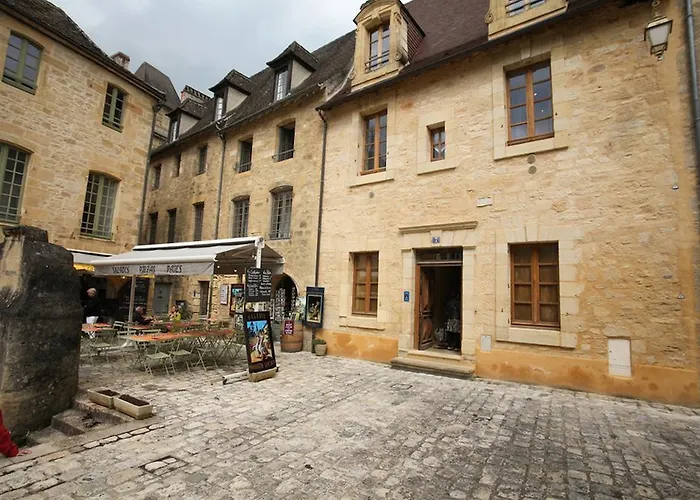 Le Grenier Du Chapitre Son Loft Avec Les Poutres Et Sans Les Poutres Sarlat-la-Canéda