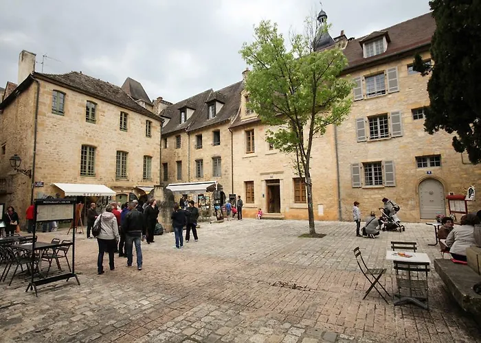 Le Grenier Du Chapitre Son Loft Avec Les Poutres Et Sans Les Poutres Sarlat-la-Canéda